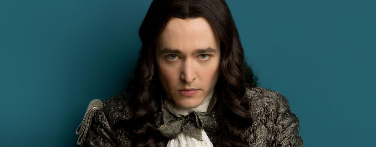 Версаль (Versailles) - актеры и роли, каст сериала - Филипп  Орлеанский - Александр Влахос.jpg