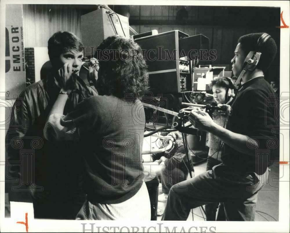 1986-Press-Photo-Syracuse-University-Students-at-Santa.jpg