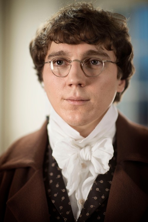 Пьер Безухов - Paul Dano.jpg