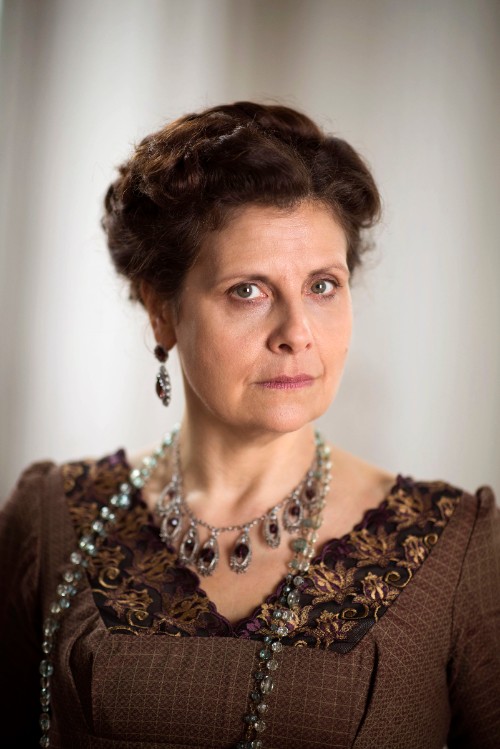 Анна Друбецкая - Rebecca Front.jpg