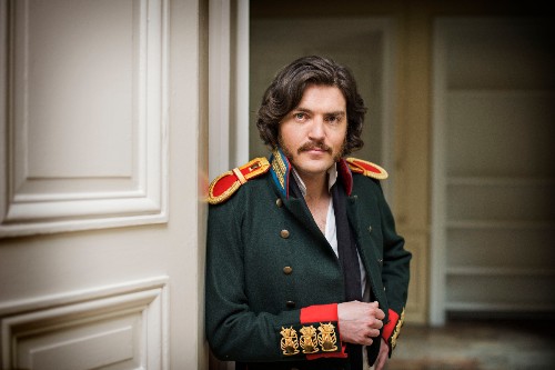 Федор Долохов - Tom Burke.jpg